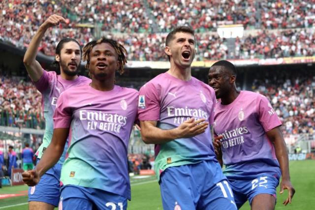 Christian-Pulisic-Samuel-Chukwueze-Milan-Lecce-celebrate-1024x683-1-1200x800.jpg